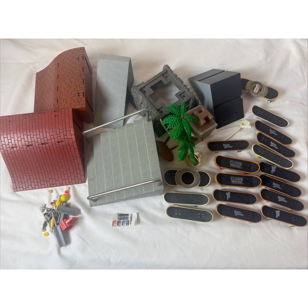 Tech Deck, Clone Wars, Finger Boards Tony Hawk Half Pipe + Extra Toy Ramps Lot